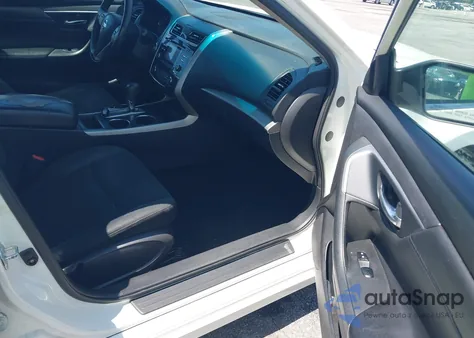 2015 Nissan Altima 2.5 from USA, damaged, VIN 1N4AL3AP7FN897201